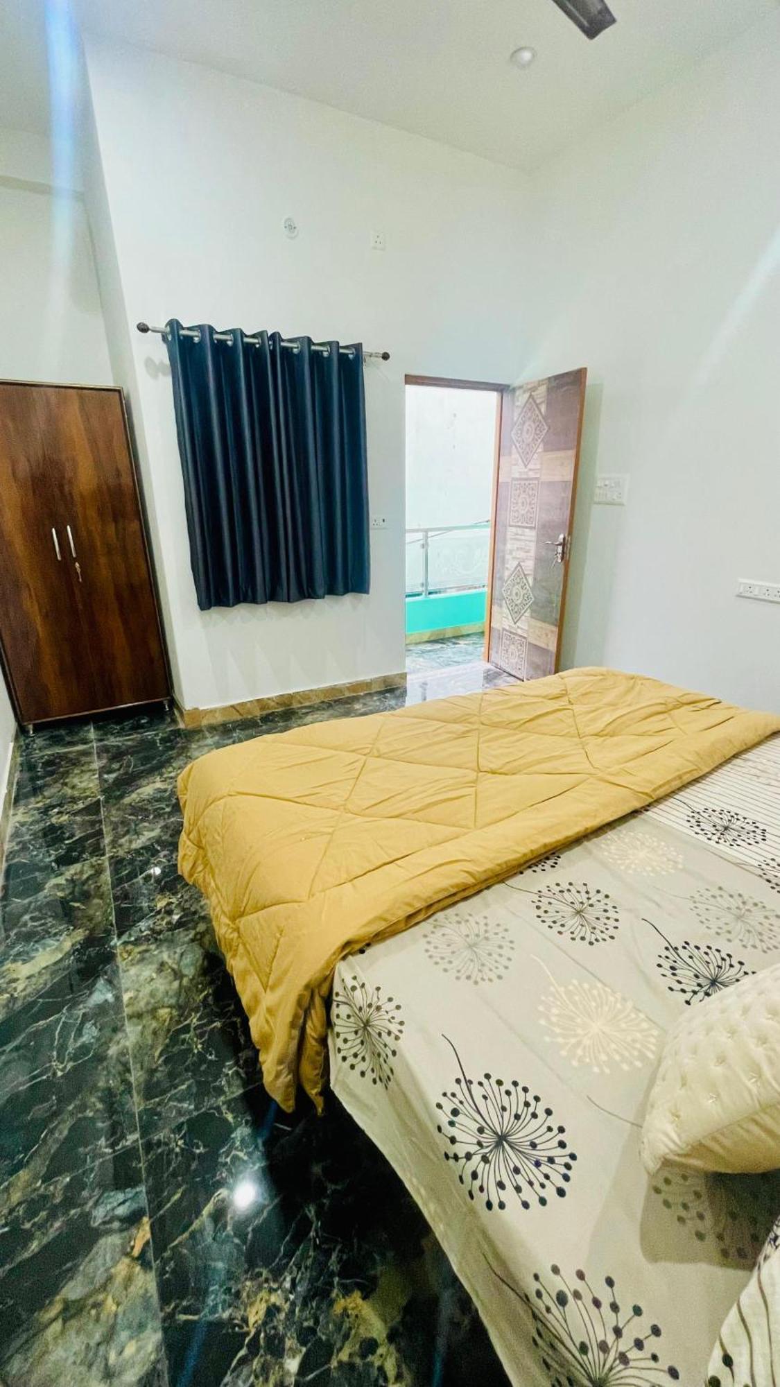 Amrita Residency Villa - Varanasi — Photos 3